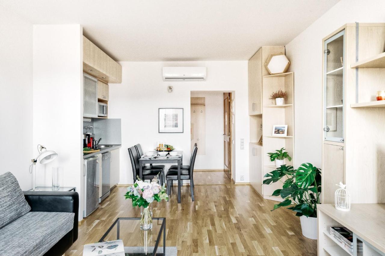 Lil Apartment With Tyn Cathedral View, Parking & Ac プラハ エクステリア 写真